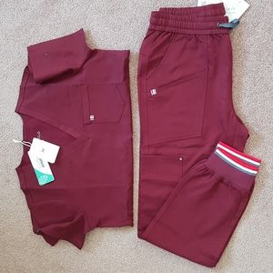 Mediclo Burgundy scrub set - small